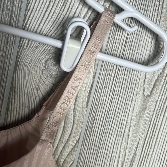 Victoria’s Secret T-shirt, push-up bra full coverage pink striped 38DD - Picture 3 of 6